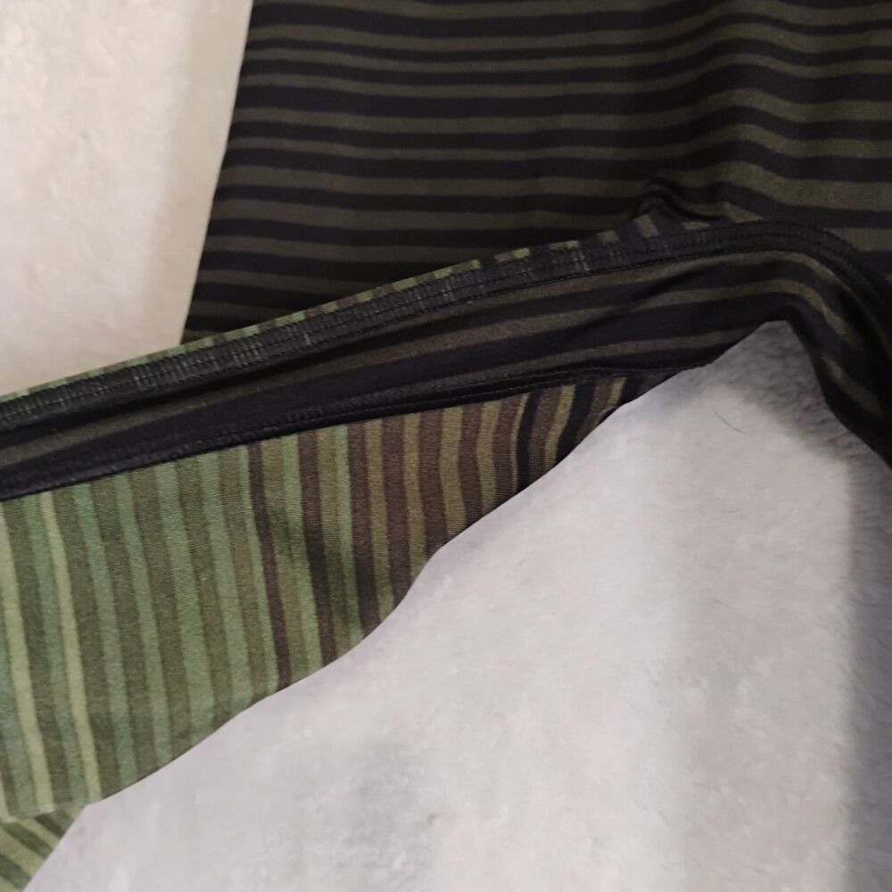 K-DEER Will Stripe Capri Leggings Large Micro Striped Olive Green High Waist Gym - Picture 9 of 16